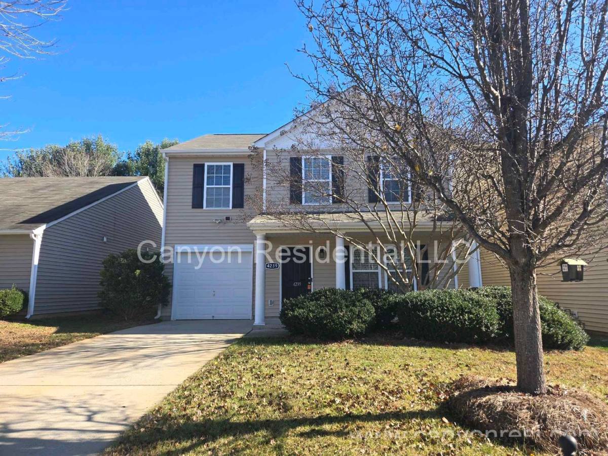 House for rent at 4239 Oak Pointe Dr, Winston Salem, NC 27105