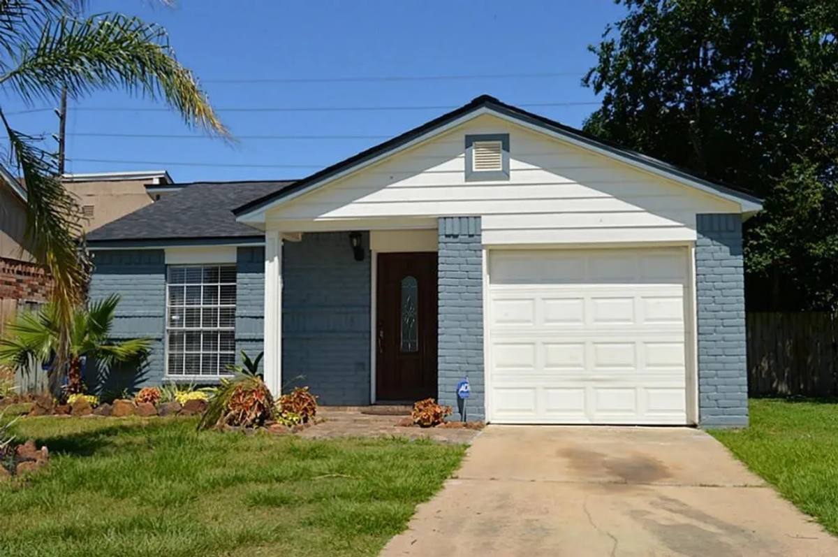 House for rent at 13115 Pebblewalk Circle S, Houston, TX 77041