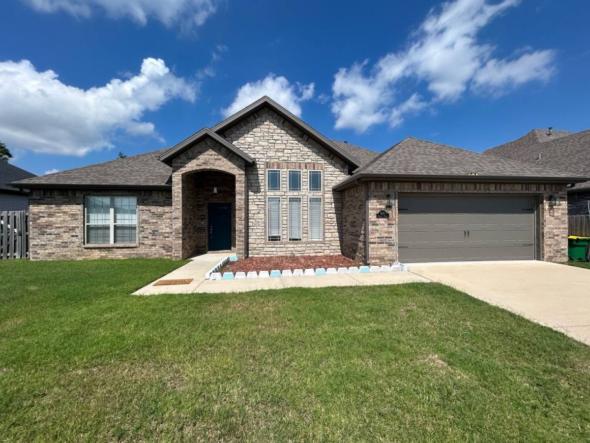 House for rent at 1930 Sunrise Circle, Centerton, AR 72719