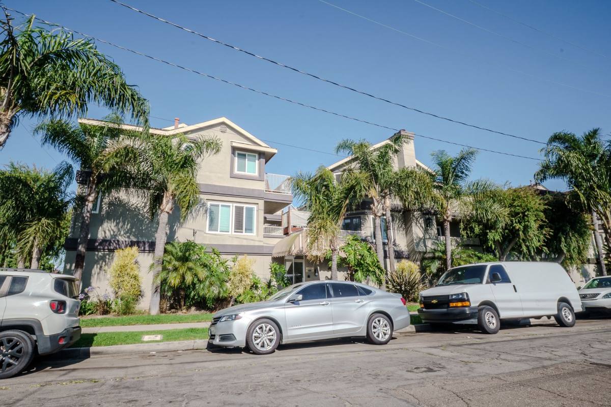 Apartment for rent at 1190 Newport Ave, Long Beach, CA 90804