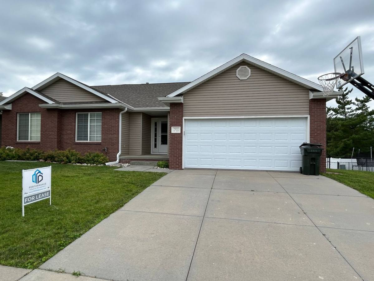 Townhouse for rent at 7801 S 21st St, Lincoln, NE 68512