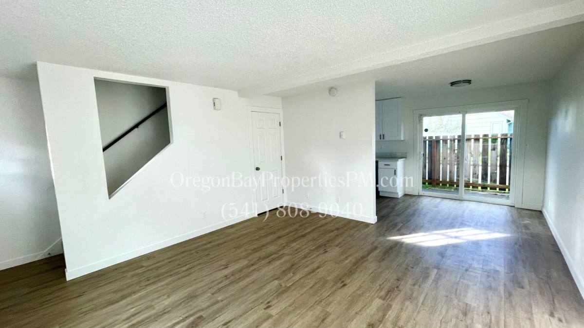 Townhouse for rent at 212 Laclair St, Coos Bay, OR 97420