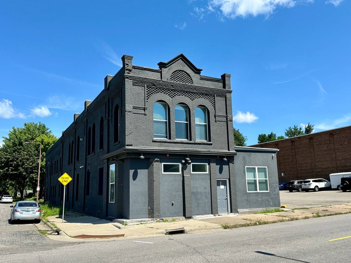 Apartment for rent at 1179 7th St E, Saint Paul, MN 55106