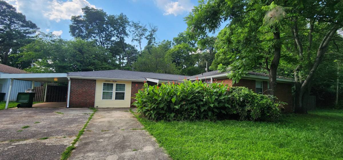 House for rent at 2800 Mallory Ave NW, Huntsville, AL 35810