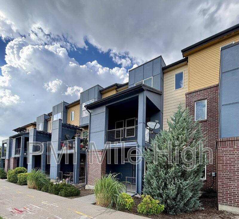 Townhouse for rent at 11220 Uptown Ave, Broomfield, CO 80021
