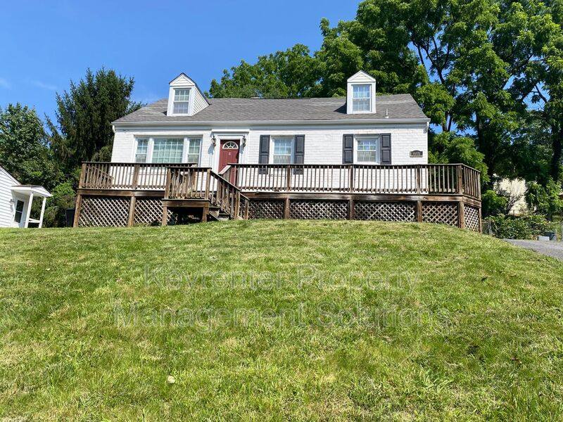 Apartment for rent at 811 E Beverly St #A, Staunton, VA 24401