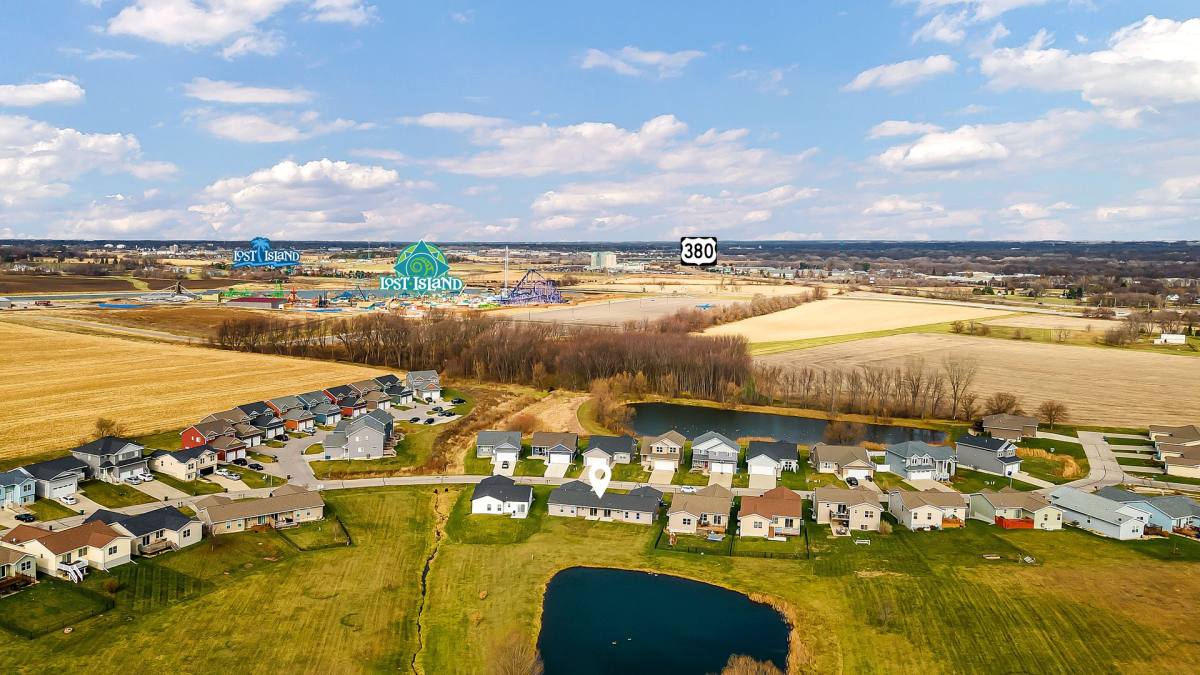 127 Harvey Dr, Waterloo, IA 50701