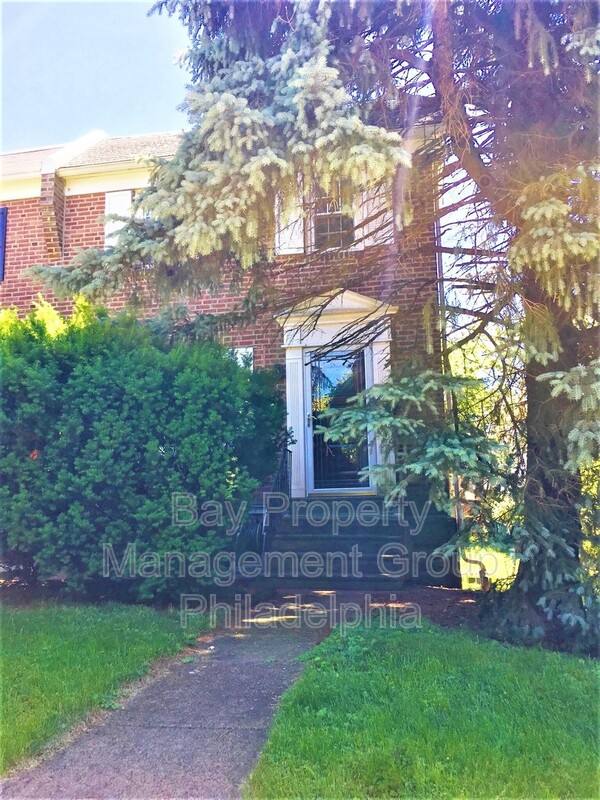 Townhouse for rent at 3840 Marshall Rd, Drexel Hill, PA 19026