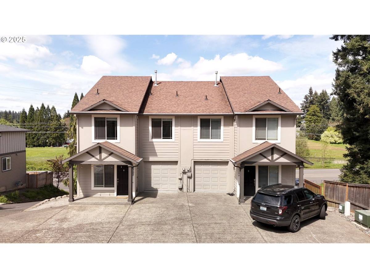 House for rent at 3707 NE Minnehaha St, Vancouver, WA 98661