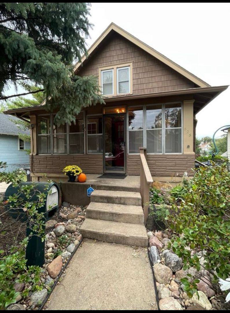 House for rent at 828 S 49th St, Omaha, NE 68106