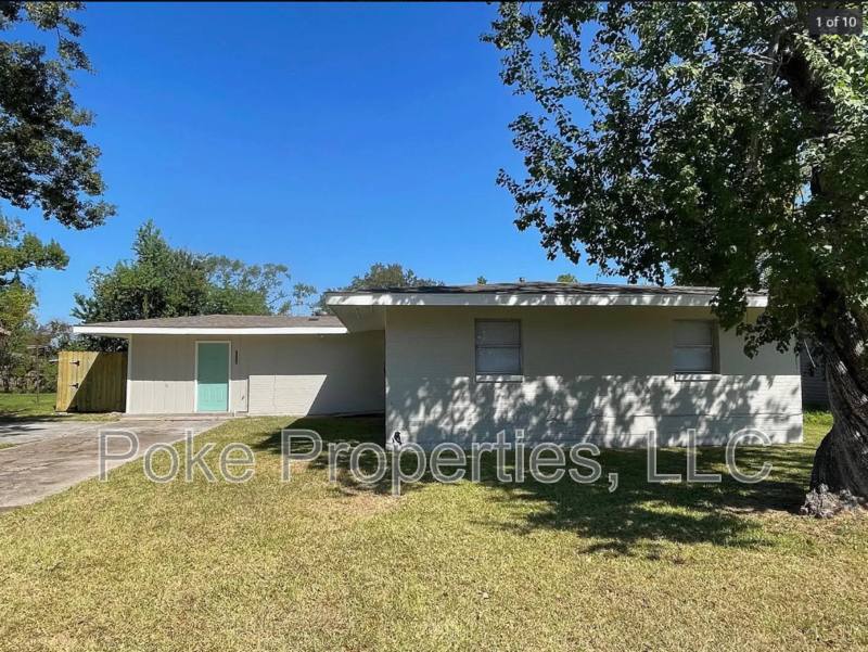 House for rent at 1609 Clover Dr, Lake Charles, LA 70607