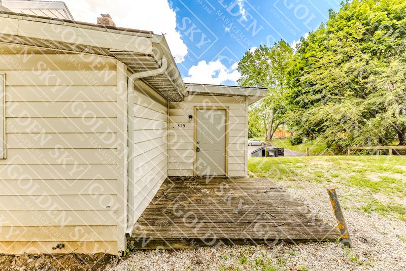 Apartment for rent at 815 W Memorial Dr #1, Muncie, IN 47302