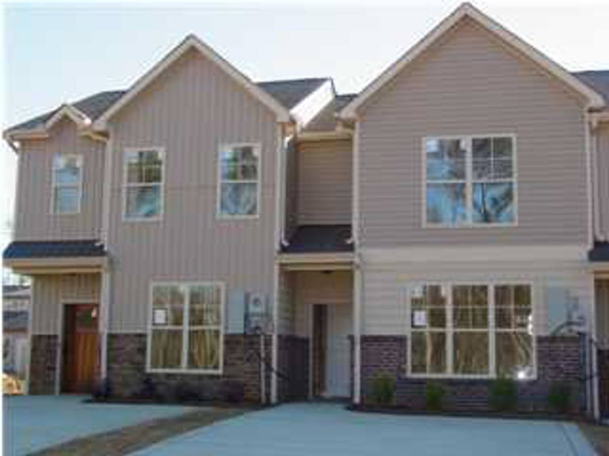 Townhouse for rent at 695 The Heights Lane, Calera, AL 35040