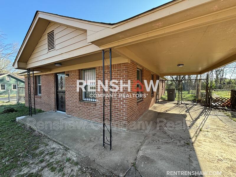 House for rent at 1978 Sparks St, Memphis, TN 38106