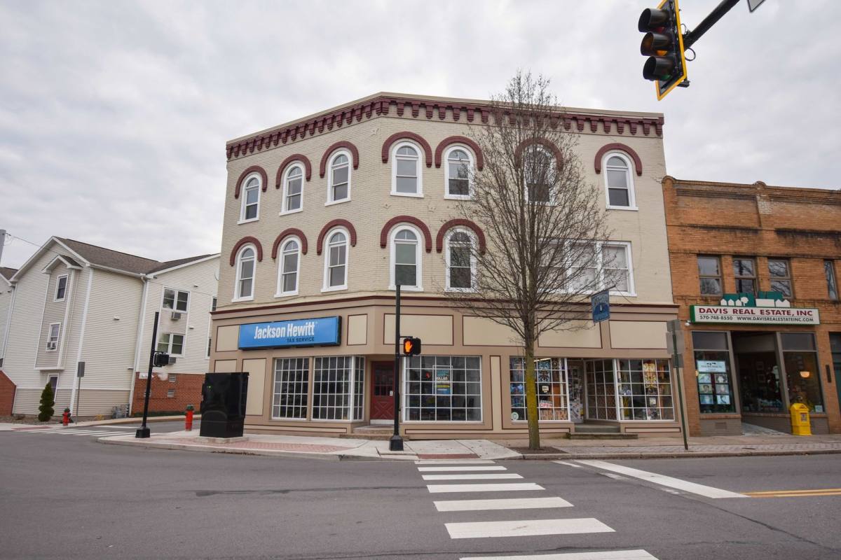 Apartment for rent at 102-104 Bellefonte Ave, Lock Haven, PA 17745