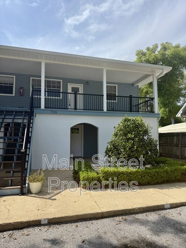 Apartment for rent at 708 Bayshore Dr #2, Pensacola, FL 32507