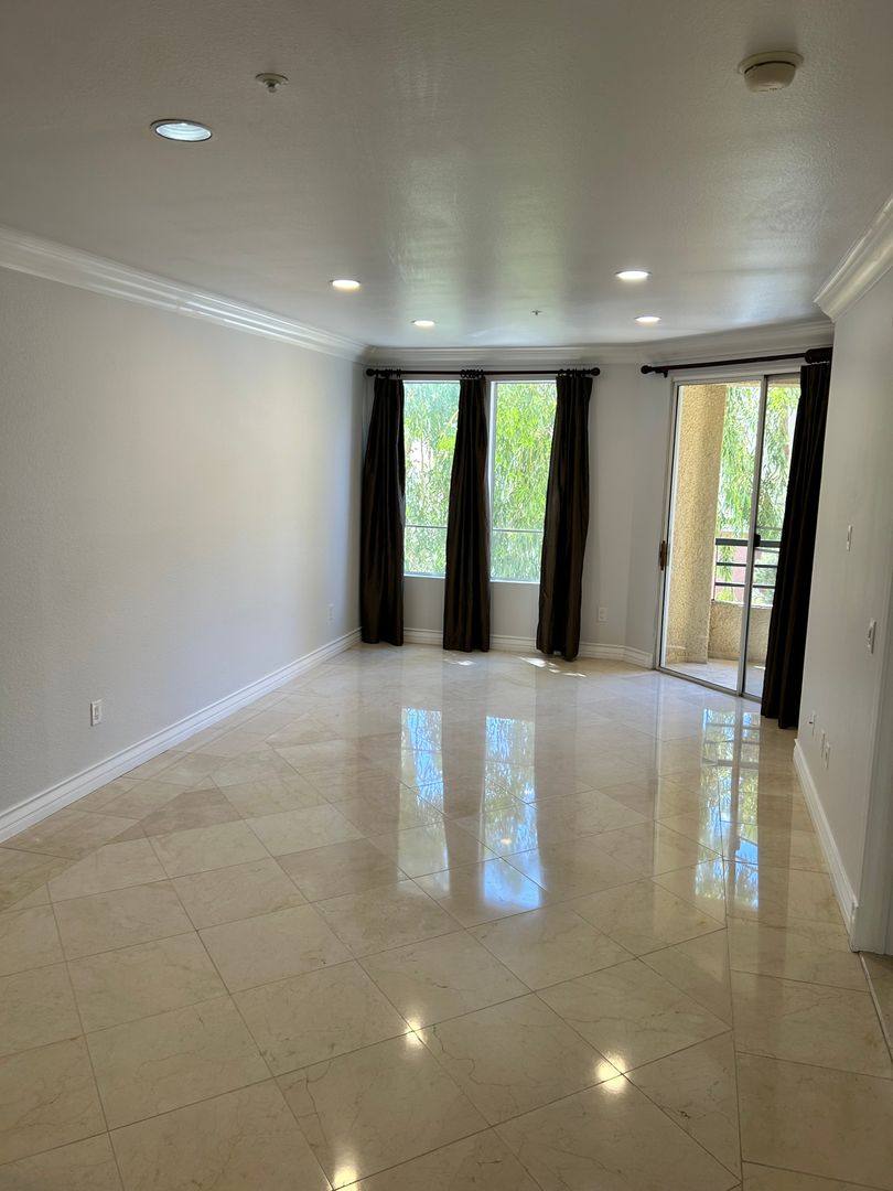 Condo for rent at 270 E Flamingo Rd, Las Vegas, NV 89169