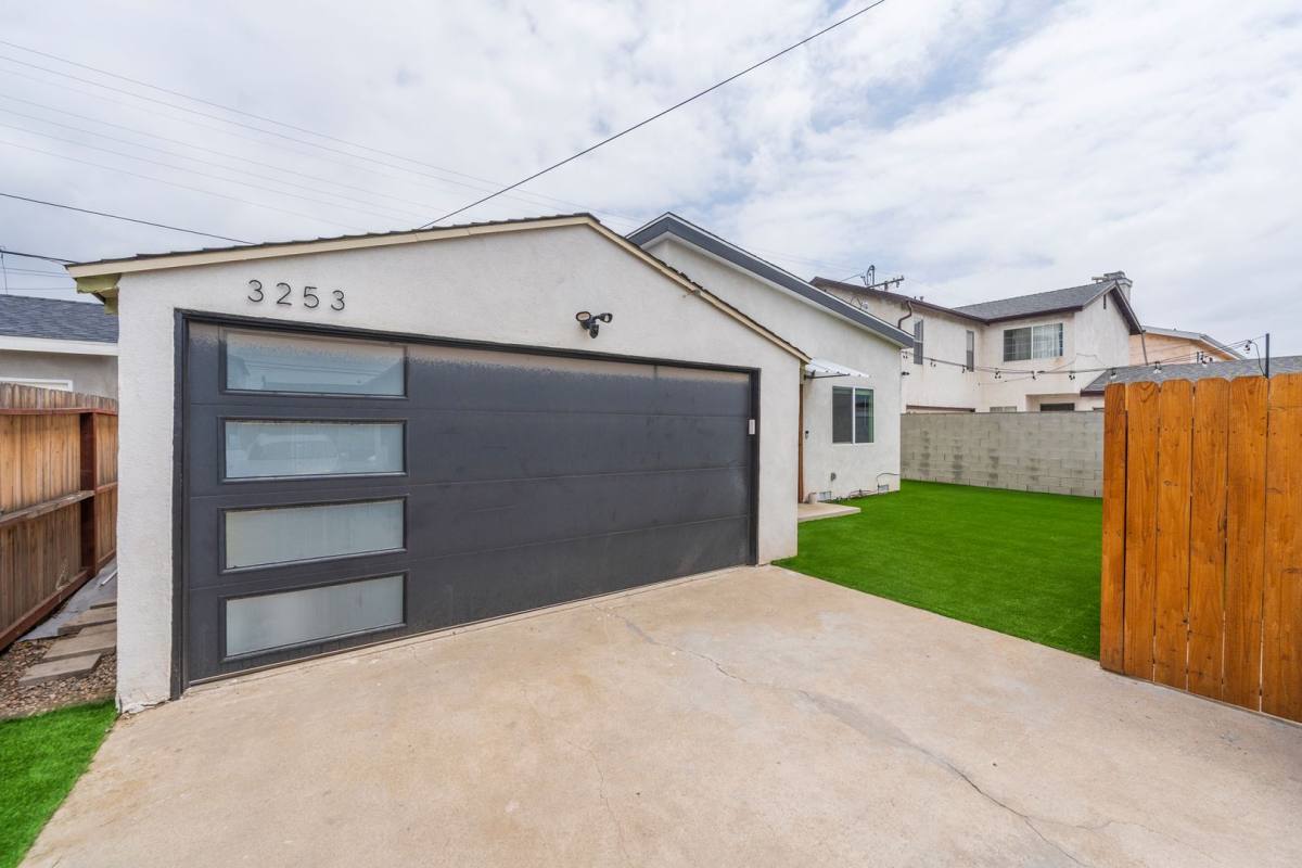 House for rent at 3253 W 135th St, Hawthorne, CA 90250