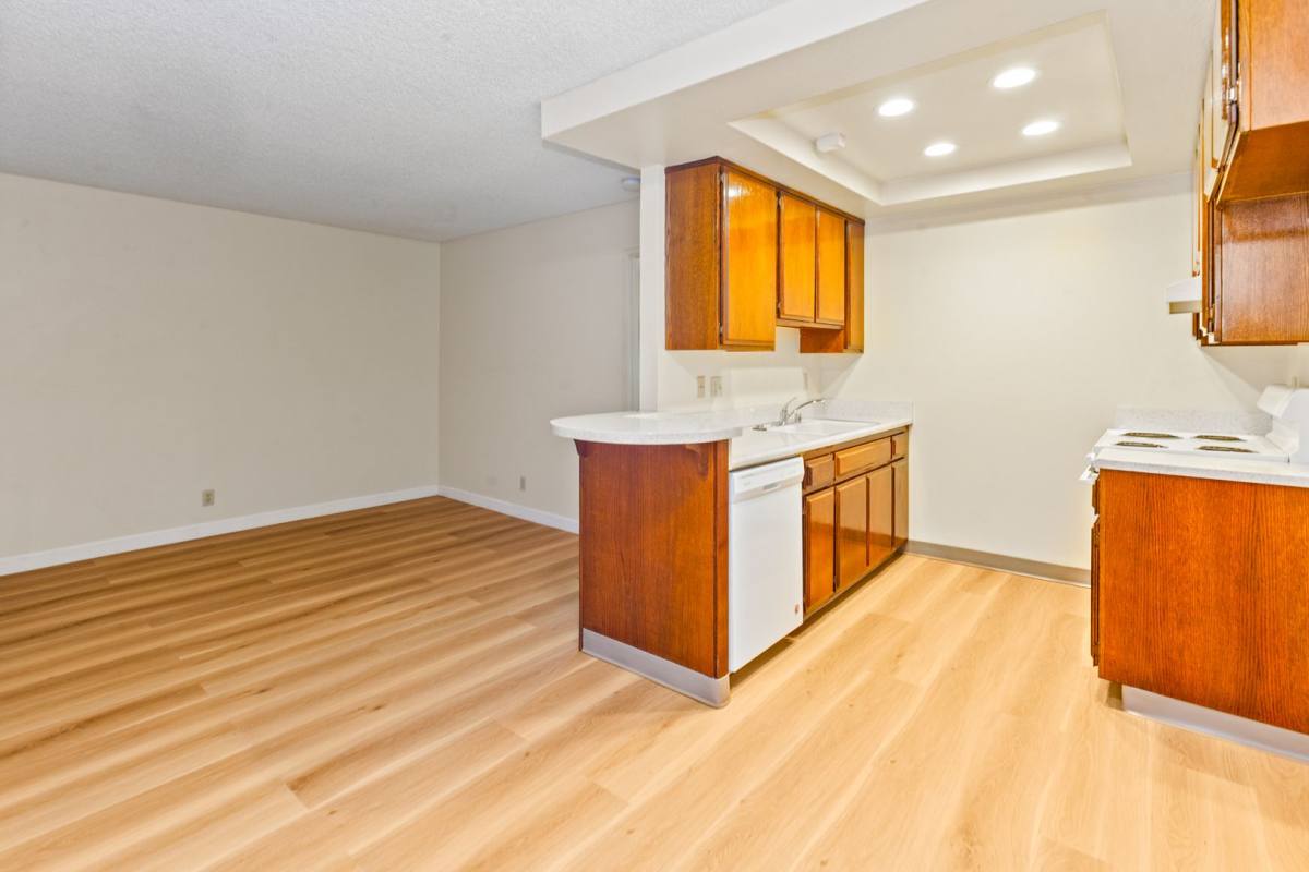 Apartment for rent at 202 E 16th St, Santa Ana, CA 92701