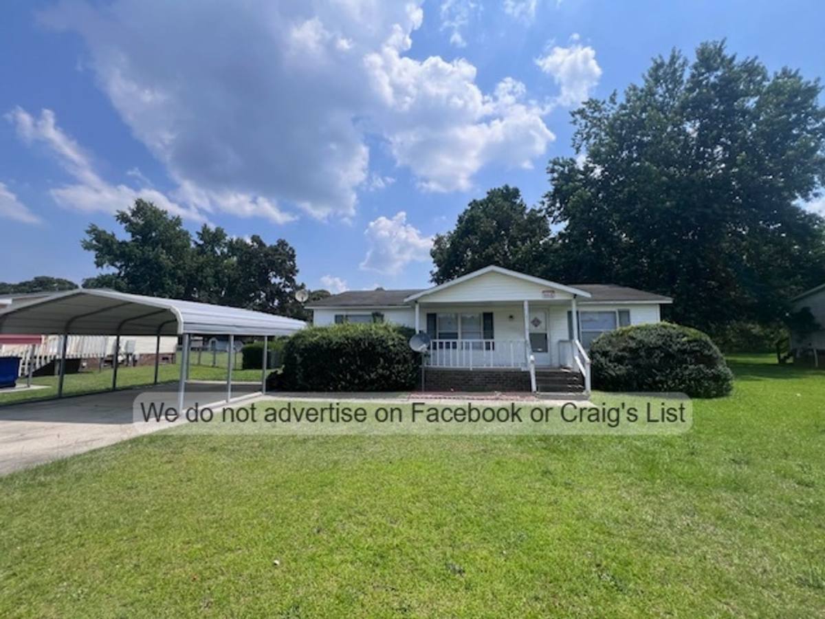 House for rent at 1409 Darby Dr, Raeford, NC 28376