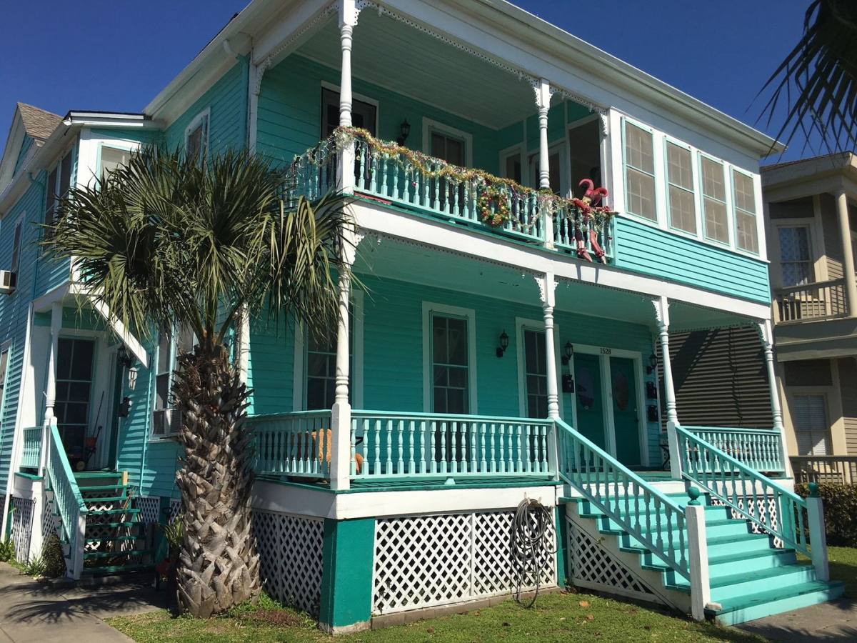 Apartment for rent at 1528 Church St, Galveston, TX 77550