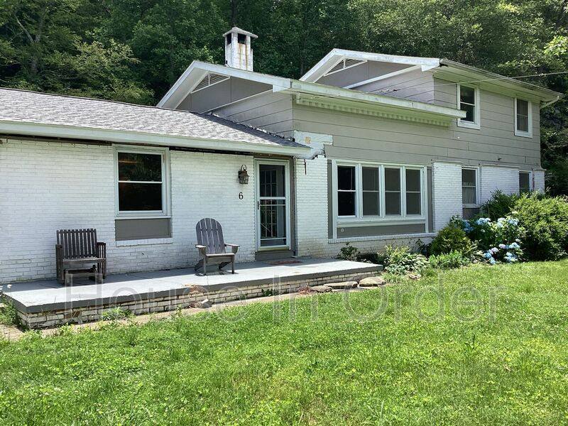 House for rent at 6 Star Berry Lane, Fairview, NC 28730