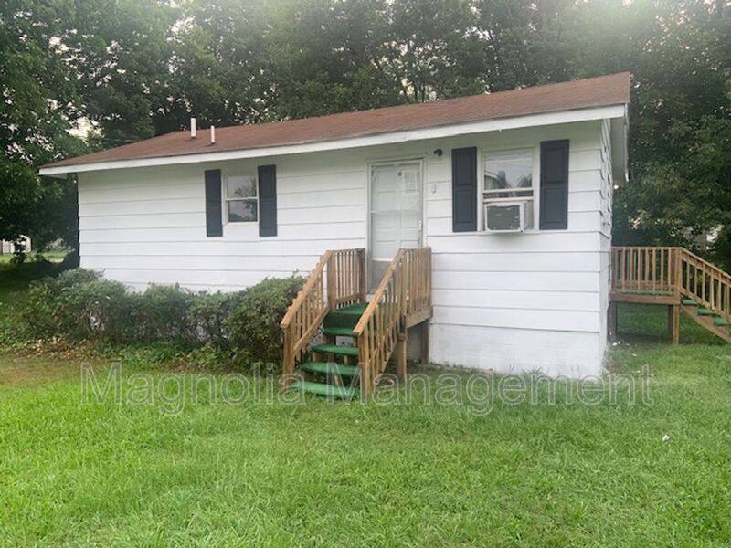 House for rent at 600 E Ave, Henderson, NC 27536