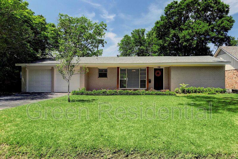House for rent at 10050 Haddington Dr, Houston, TX 77080