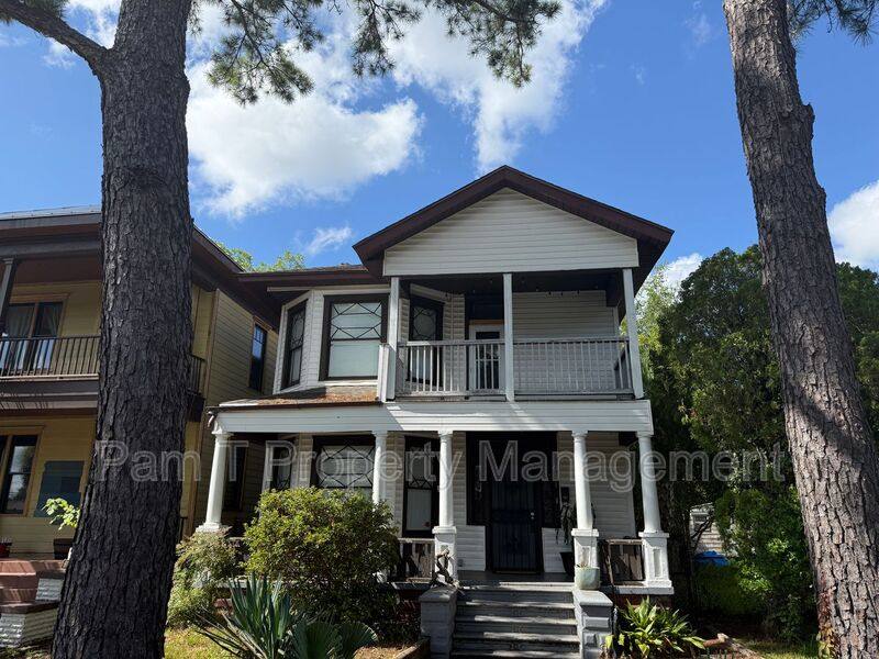 Apartment for rent at 611 W 44th St, Savannah, GA 31405