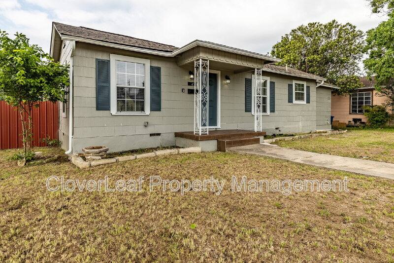 House for rent at 402 W Wildwood Dr, San Antonio, TX 78212