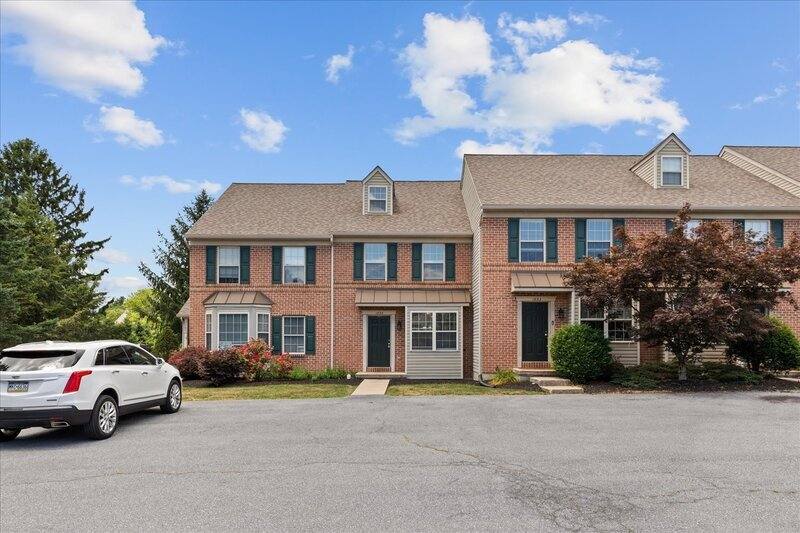 Townhouse for rent at 1905 Shady Oak Dr, Mount Joy, PA 17552