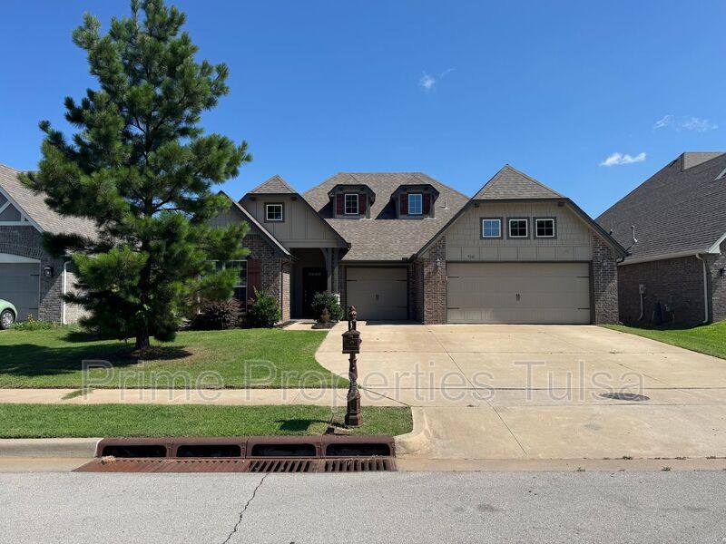 House for rent at 9241 E 133rd Place S, Bixby, OK 74008