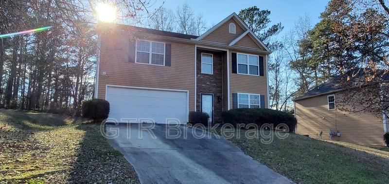 House for rent at 5591 Rock Lake Dr, Atlanta, GA 30349