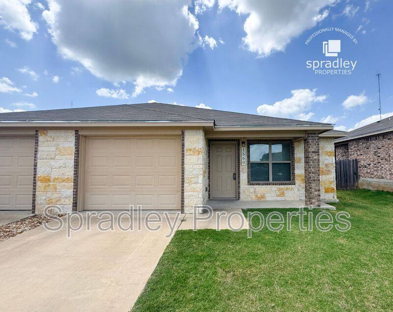Townhouse for rent at 1560 Brady Way, Belton, TX 76513