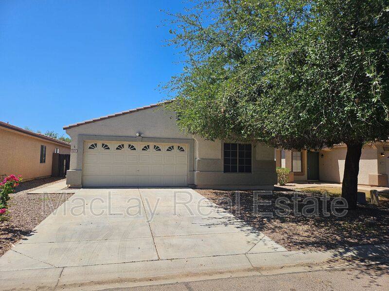 House for rent at 825 E Lamonte St, San Tan Valley, AZ 85140