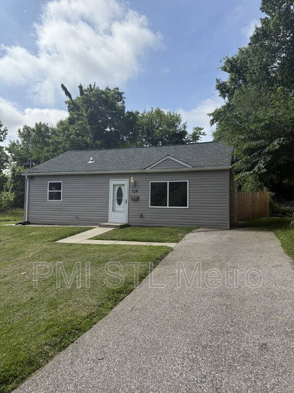 House for rent at 528 Royal Ave, Saint Louis, MO 63135