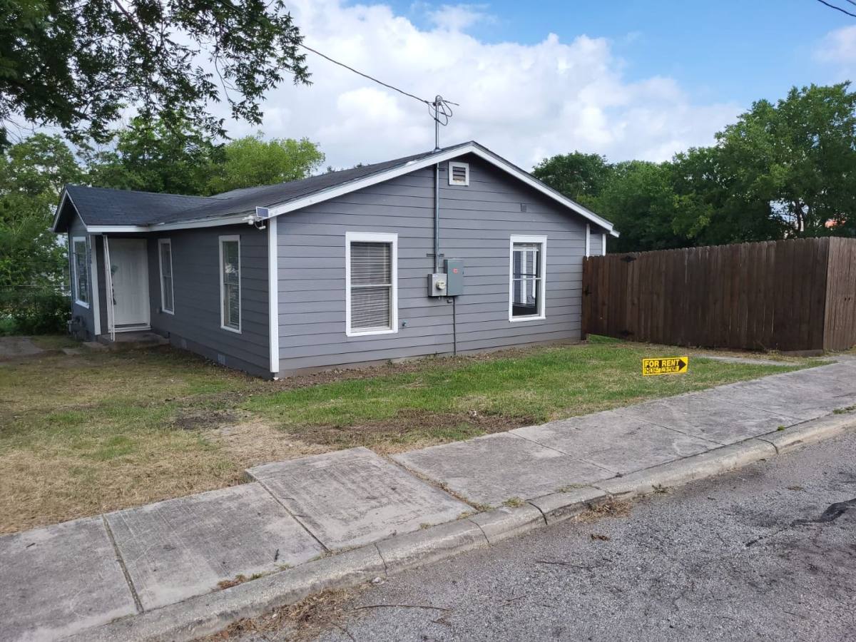House for rent at 235 Bee St, San Antonio, TX 78208