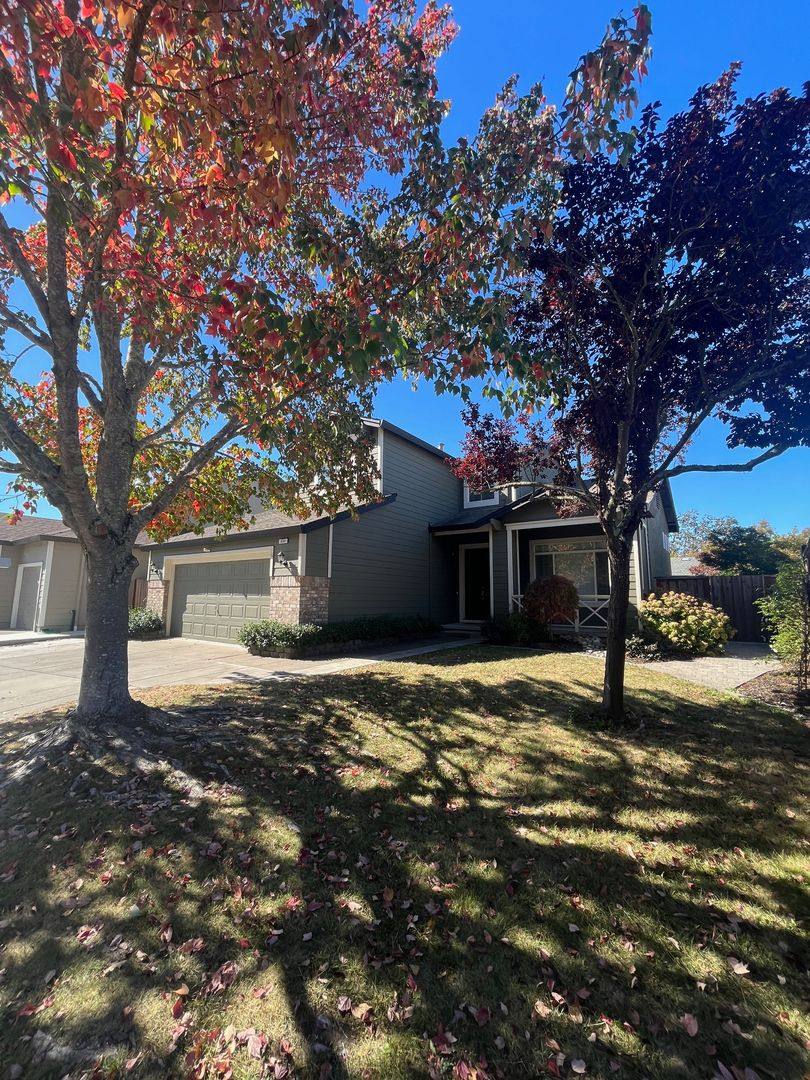 House for rent at 8741 Holly Leaf Dr, Windsor, CA 95492