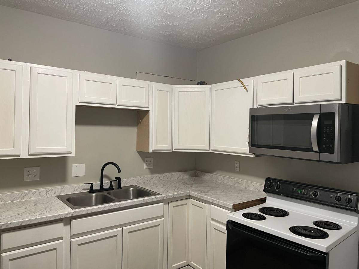 Apartment for rent at 812-814 W N St, Springfield, OH 45504