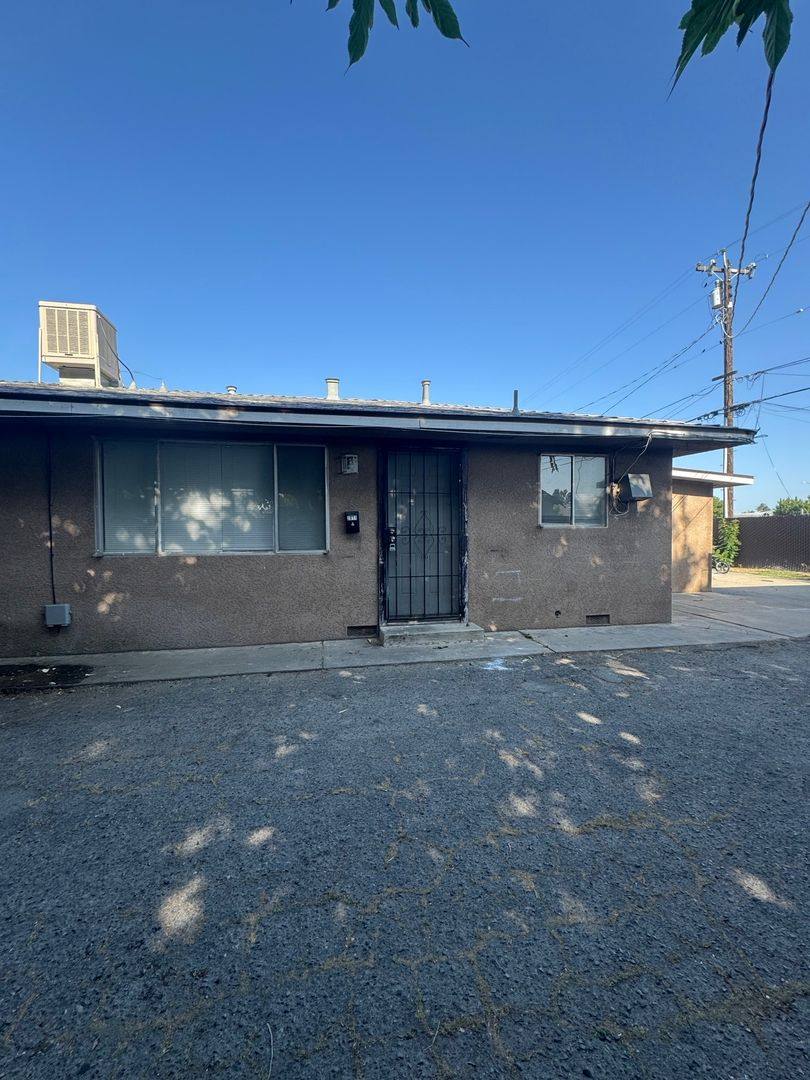 Apartment for rent at 2811 E Hammond Ave, Fresno, CA 93703