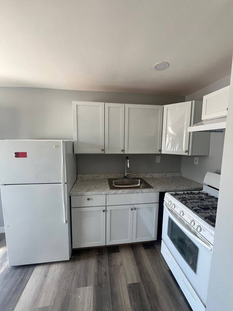 Apartment for rent at 3705 Dixie Highway, Louisville, KY 40216