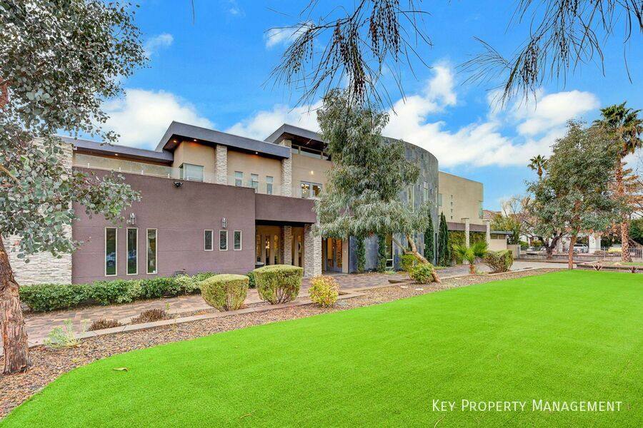Apartment for rent at 2111 Edgewood Ave #EDGEWOOD Vacation Re, Las Vegas, NV 89102