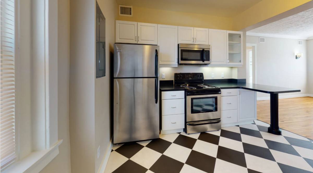 Apartment for rent at 3918 Cass St, Omaha, NE 68131