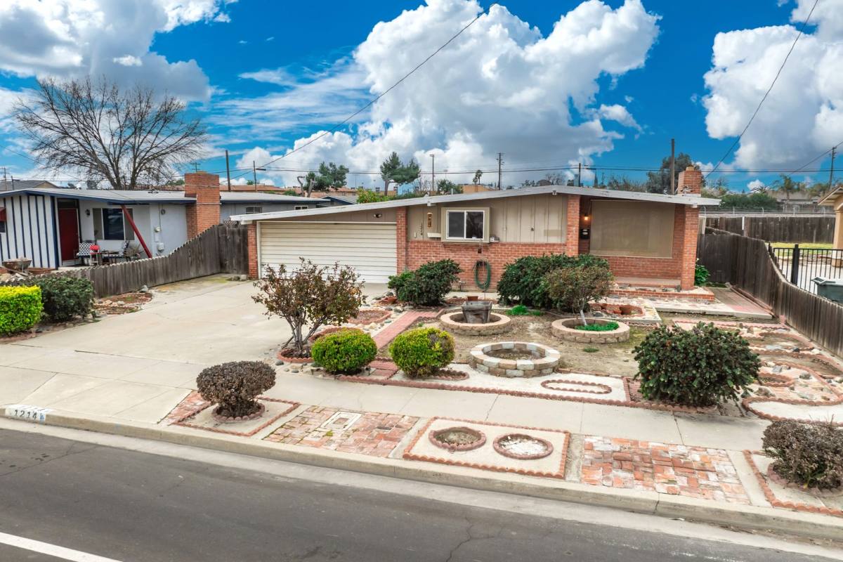 House for rent at 1214 Rodgers Rd, Hanford, CA 93230