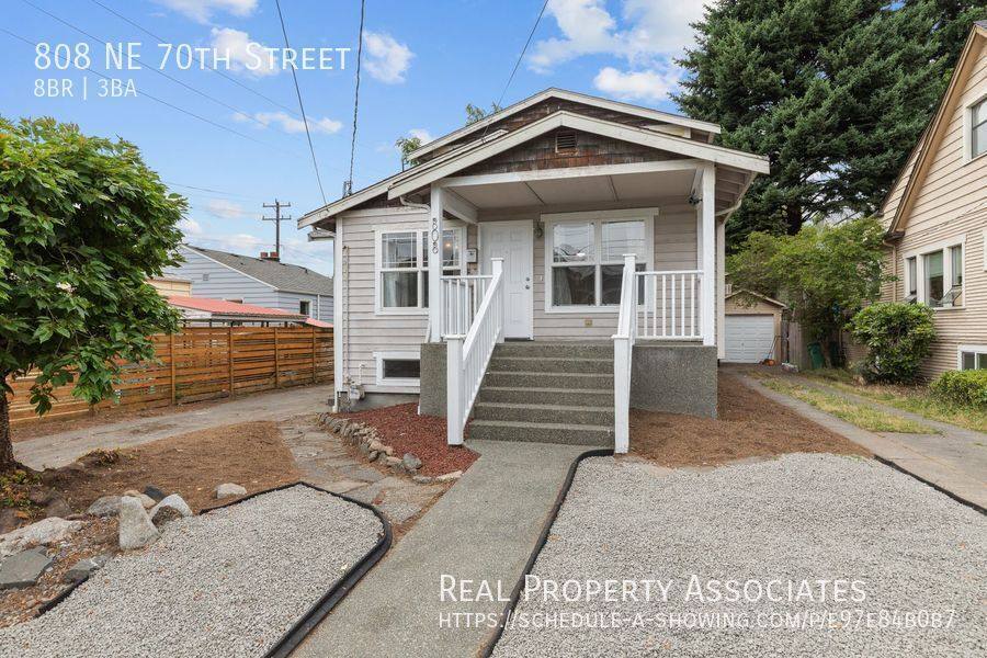 House for rent at 808 NE 70th St, Seattle, WA 98115