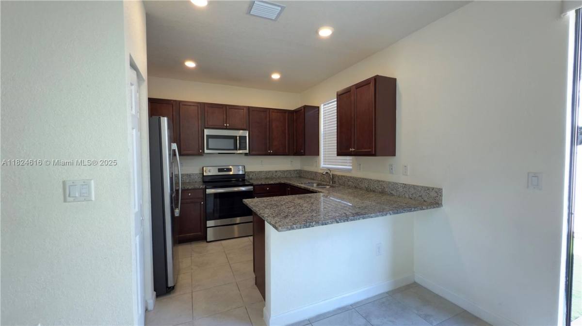 Townhouse for rent at 10006 W 32nd Lane, Hialeah, FL 33018