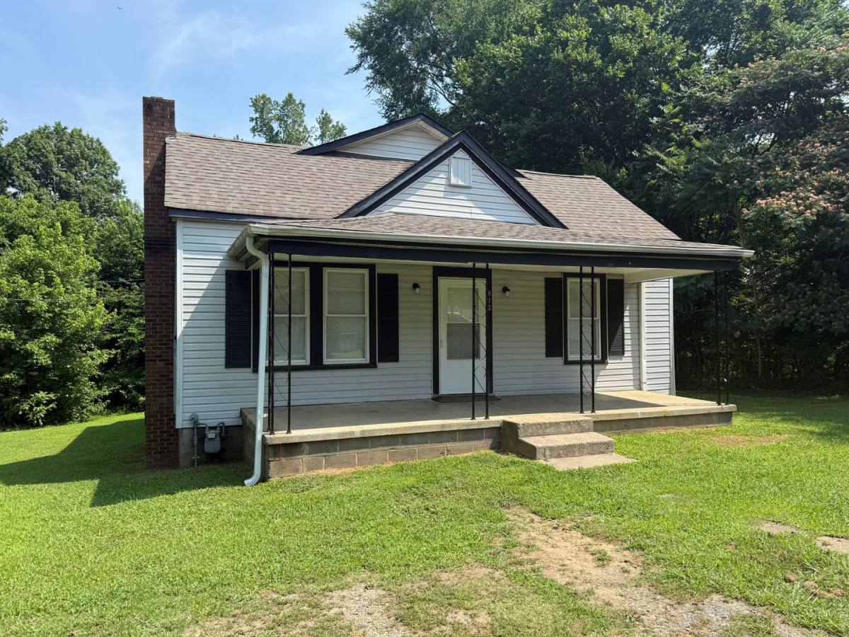 House for rent at 812 Larry Ave, Graham, NC 27253