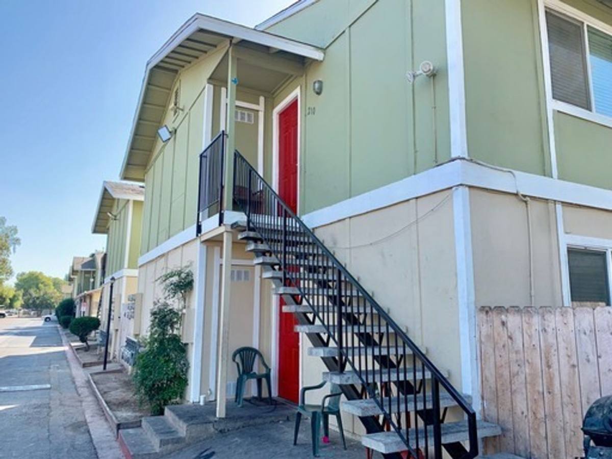 Apartment for rent at 3328 N Marks Ave, Fresno, CA 93722