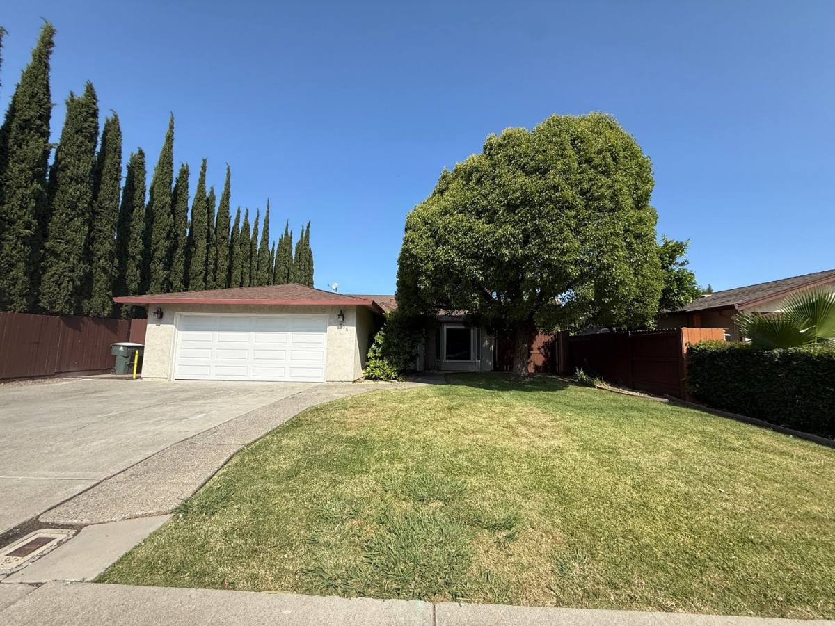 House for rent at 106 Wakefield Dr, Vacaville, CA 95687