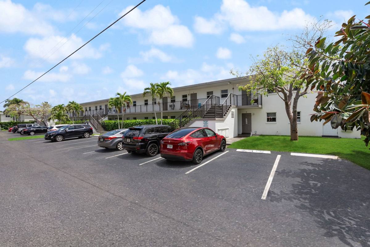 Apartment for rent at 550 NE 20th St, Fort Lauderdale, FL 33305